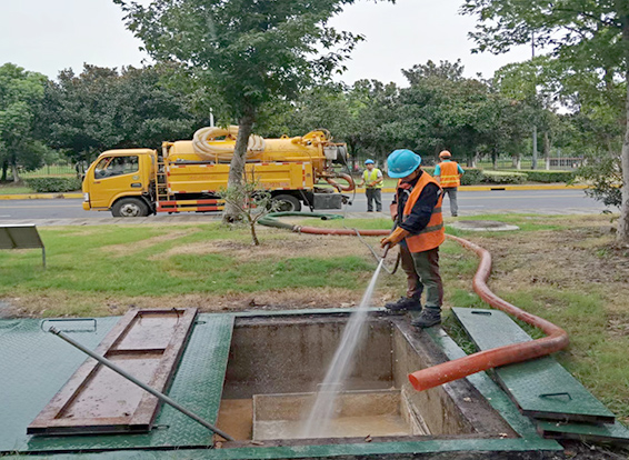 新华镇化油池清理